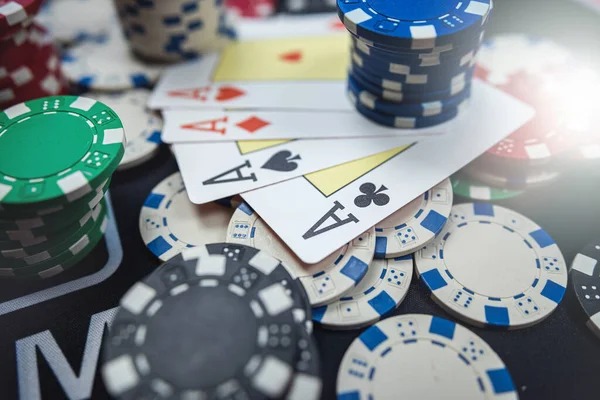 fun77bet mobile app interface showing sportsbook, live casino, and slots sections